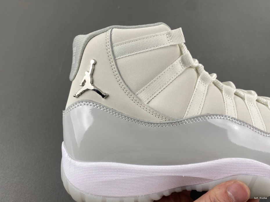 - Grand (Women's) 11 AR0715-110 Jordan Retro Finale 0318